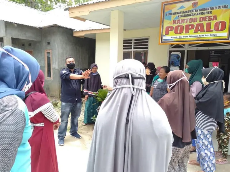 Fasilitasi komunitas di Kantor Desa Popalo, Kecamatan Anggrek